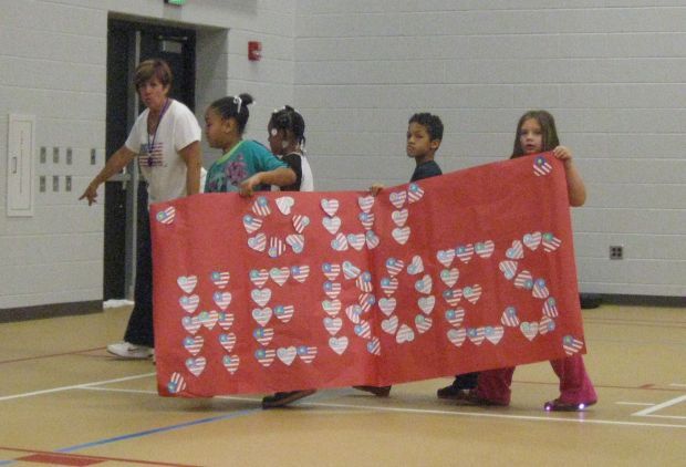 Iddings Elementary School makes Veterans Day a banner event